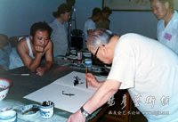 杨彦观看唐云先生作画并同游拓寺写生